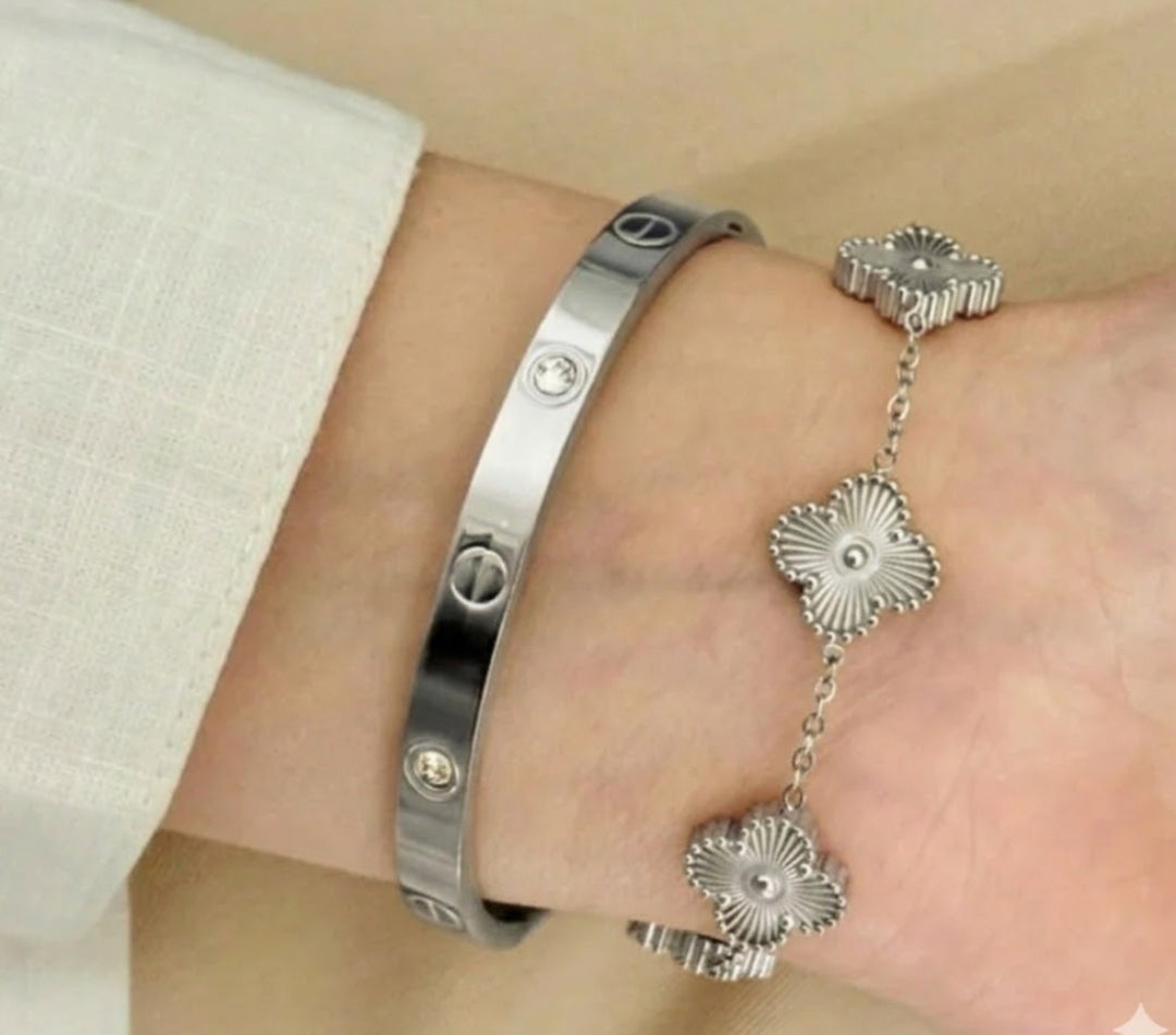 2-Piece Stainless Steel Bracelet Set for Women – Clover & Bangle Design | Modern Fashion Jewelry