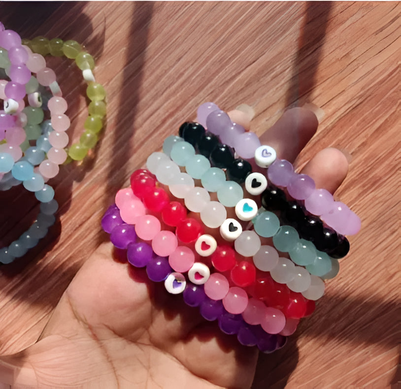 Korean Beaded Bracelet with Mini Heart Charm – Cute Handmade Fashion Jewelry for Girls & Women