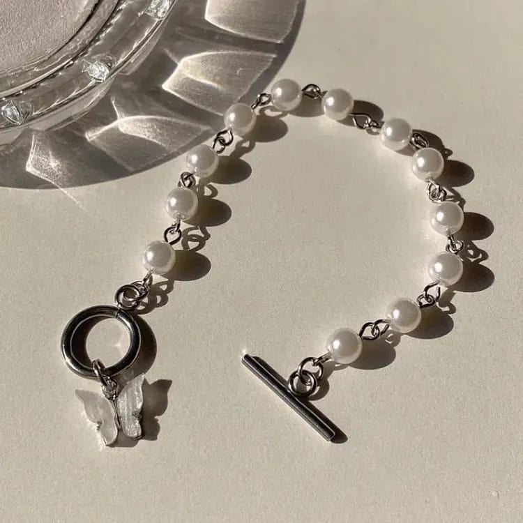 Pearl Butterfly Bracelet for Girls & Women – Korean-Style Butterfly Pendant Fashion Jewellery
