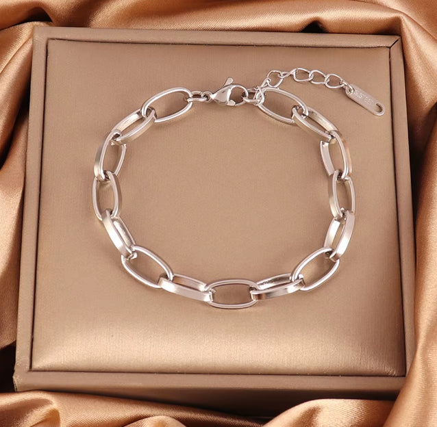 Stainless Steel Oval Chain Bracelet for Women – 4mm Gold & Silver Fashion Bracelet 19cm