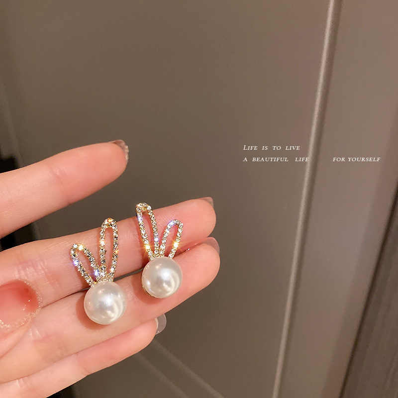 Korean-Style Earrings for Girls – Elegant Fashion Jewellery Pair