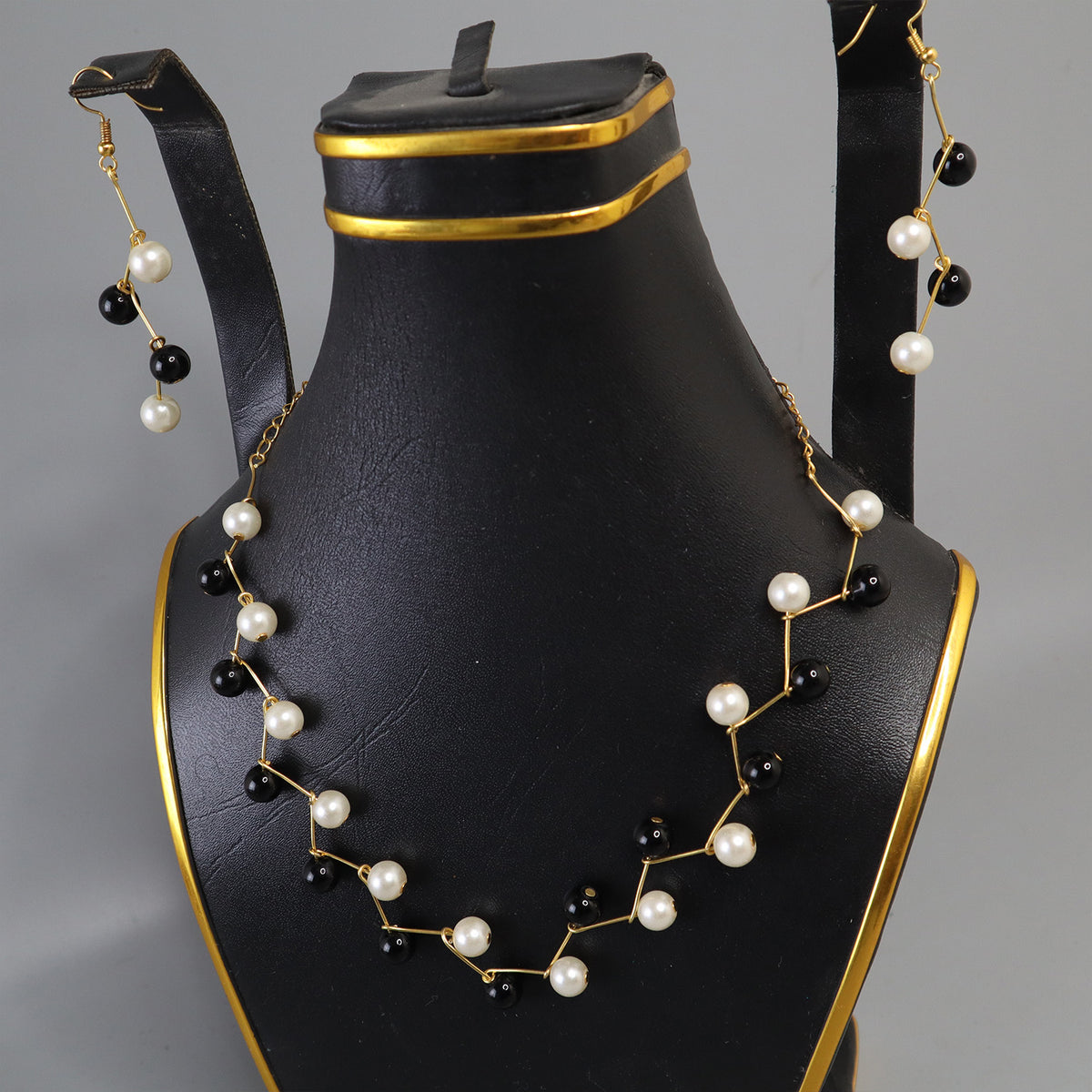 Stylish Clavicle Pendant Necklace for Women & Girls – Elegant Fashion Jewellery