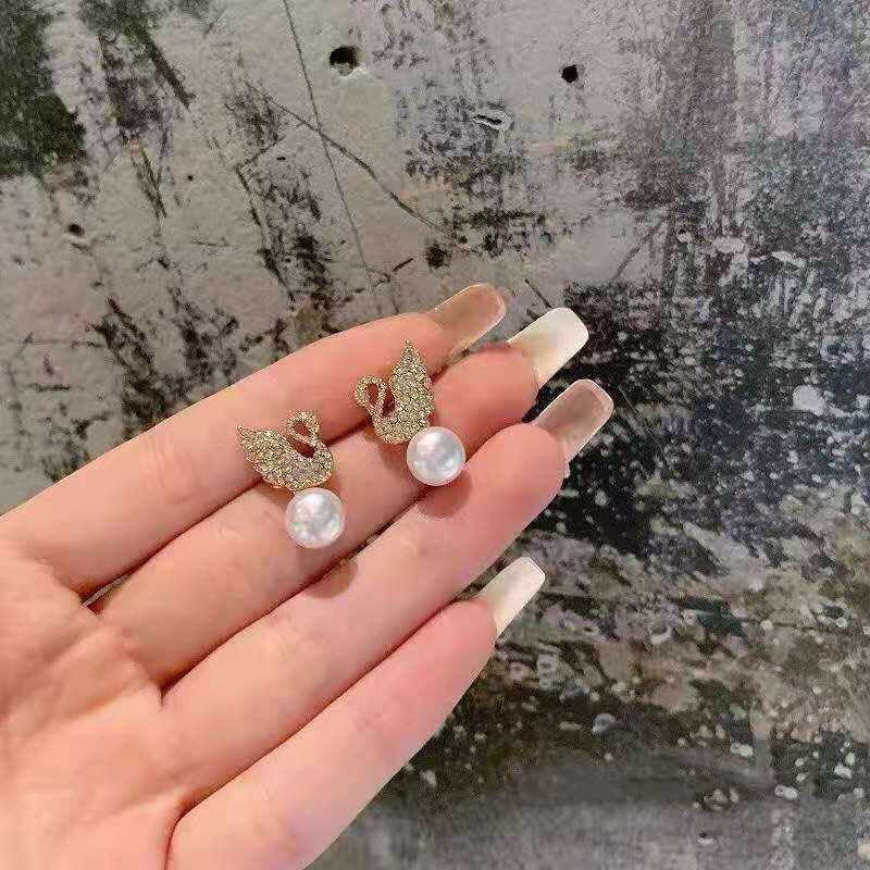Korean-Style Earrings for Girls – Elegant Fashion Jewellery Pair