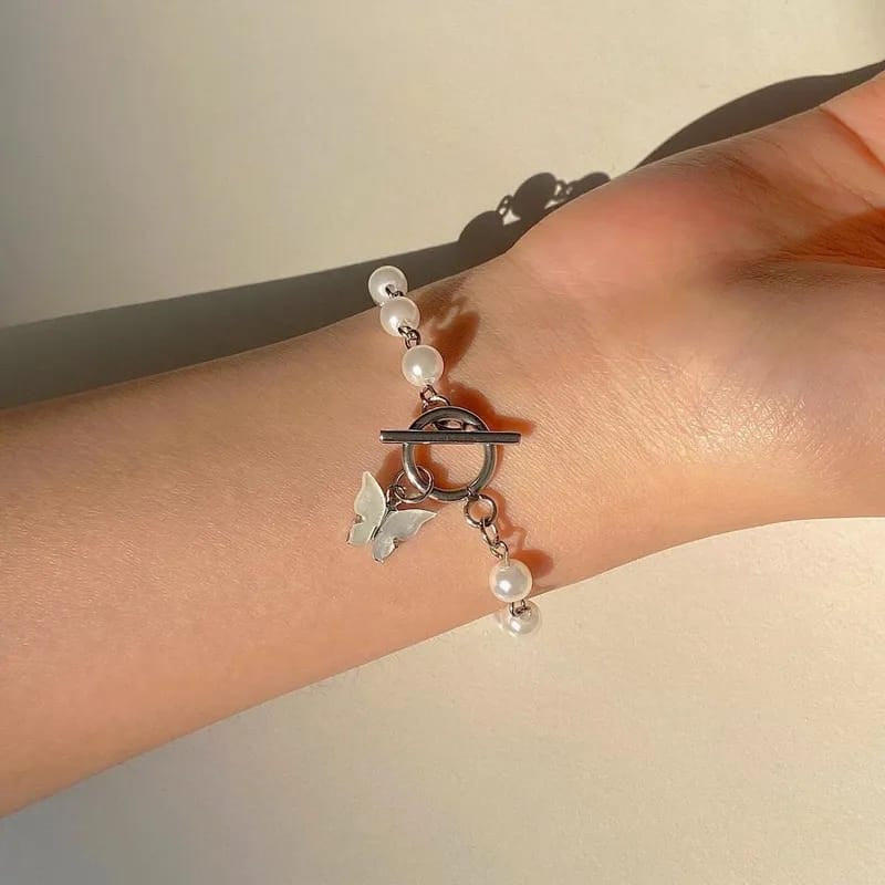 Pearl Butterfly Bracelet for Girls & Women – Korean-Style Butterfly Pendant Fashion Jewellery