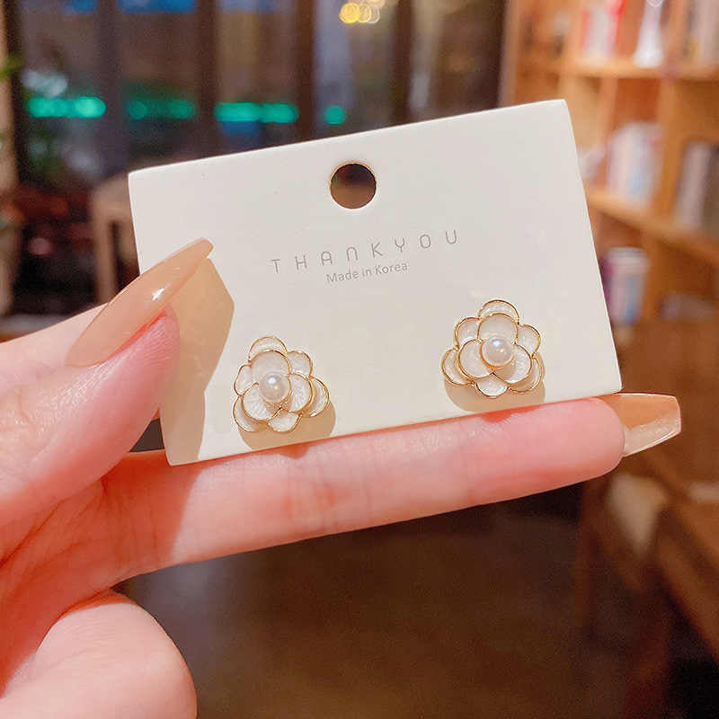 Korean-Style Gold Earrings for Girls & Women – Trendy Fashion Jewellery