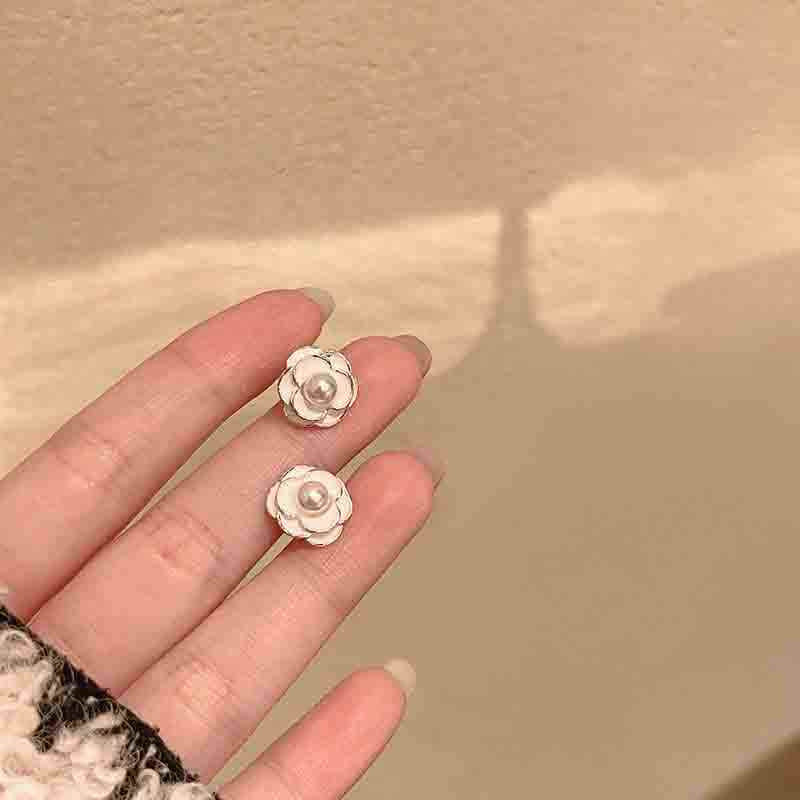 Korean-Style Gold Earrings for Girls & Women – Trendy Fashion Jewellery