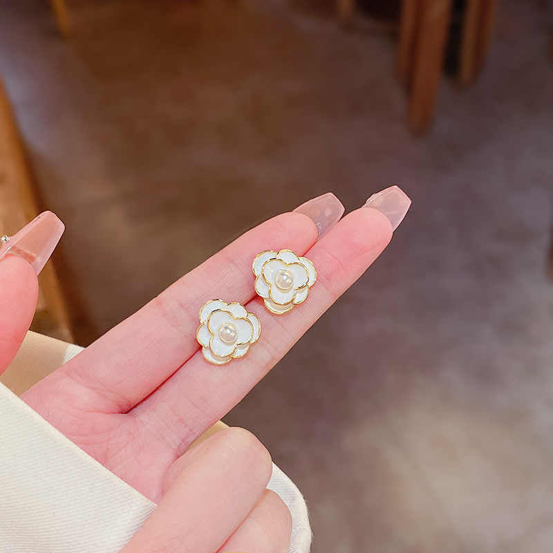 Korean-Style Gold Earrings for Girls & Women – Trendy Fashion Jewellery