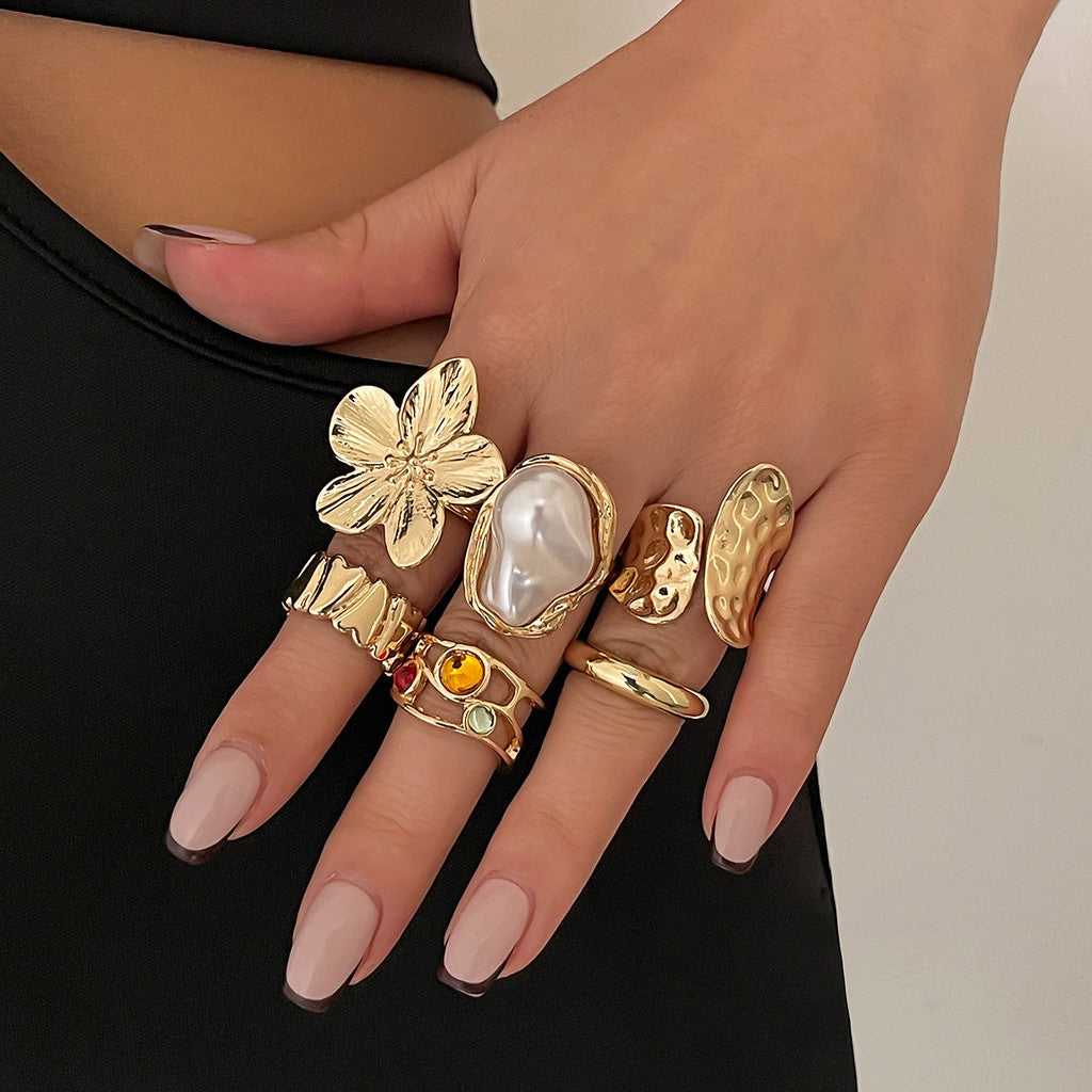 All Season Vintage Baroque Floral Rings for Girls – 6-Piece Gold-Plated Alloy Set with Imitation Pearls and Geometric Designs