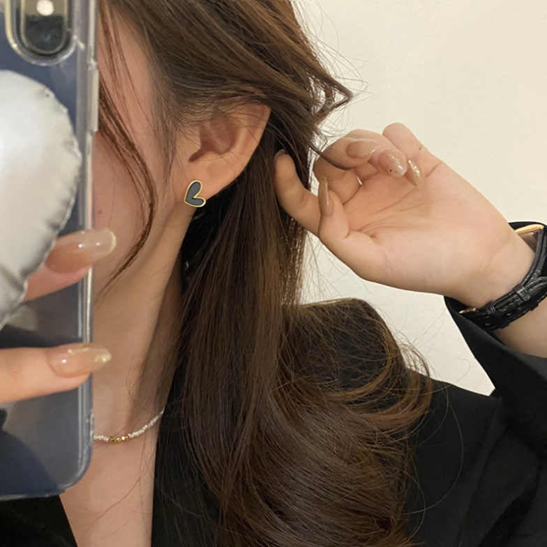 Korean-Style Earrings for Girls – Elegant Fashion Jewellery Pair