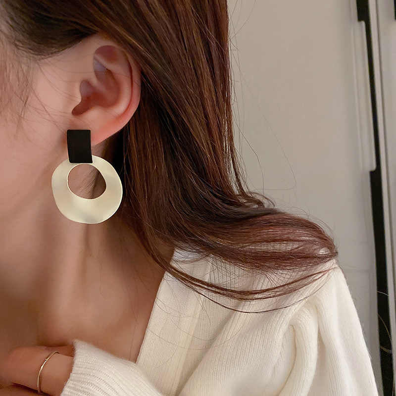 Korean-Style Gold Earrings for Girls & Women – Trendy Fashion Jewellery