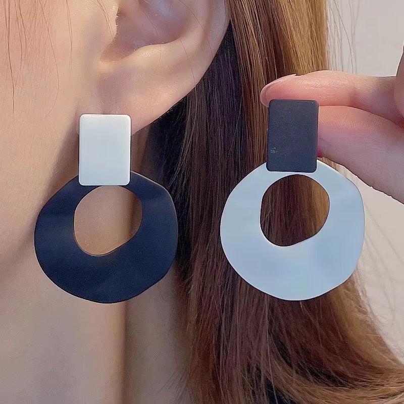 Korean-Style Gold Earrings for Girls & Women – Trendy Fashion Jewellery