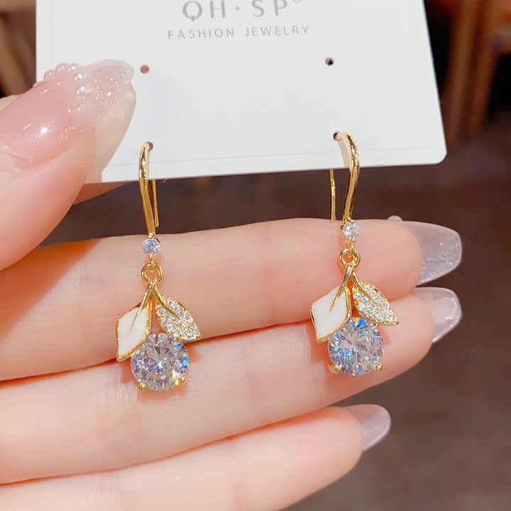 Korean-Style Earrings for Girls – Elegant Fashion Jewellery Pair