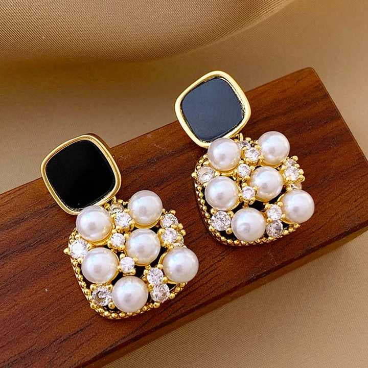 Korean-Style Gold Earrings for Girls & Women – Trendy Fashion Jewellery