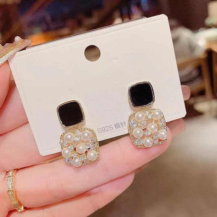 Korean-Style Gold Earrings for Girls & Women – Trendy Fashion Jewellery