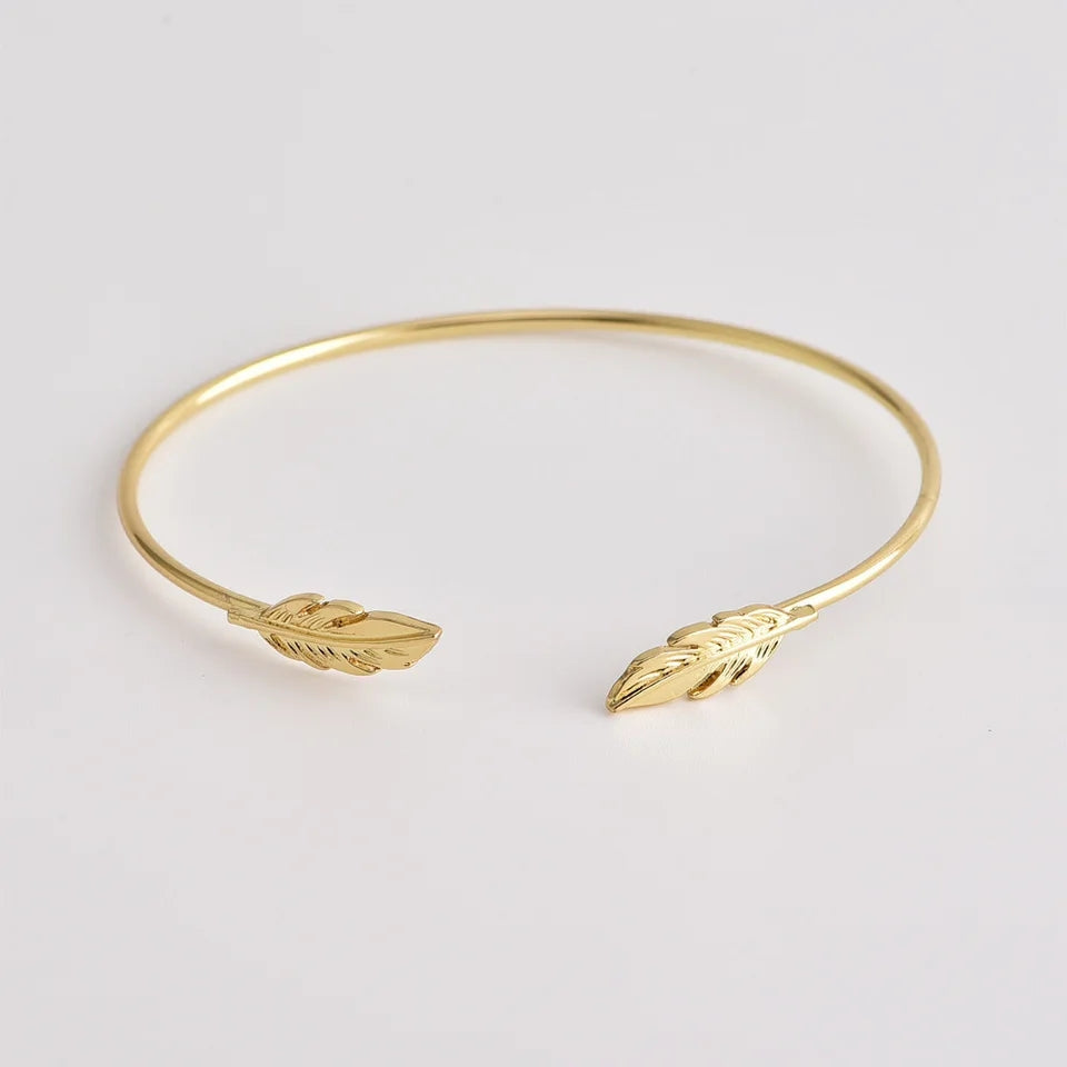 Double Heart Adjustable Bracelet for Girls & Women – Elegant Golden Color Fashion Jewelry