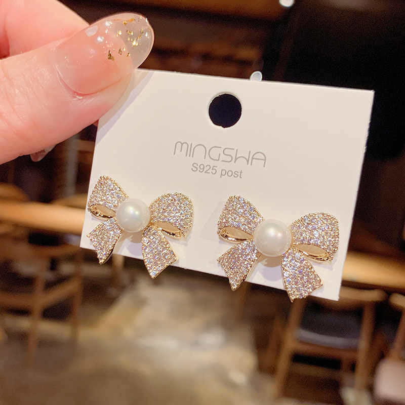 Korean-Style Earrings for Girls – Elegant Fashion Jewellery Pair