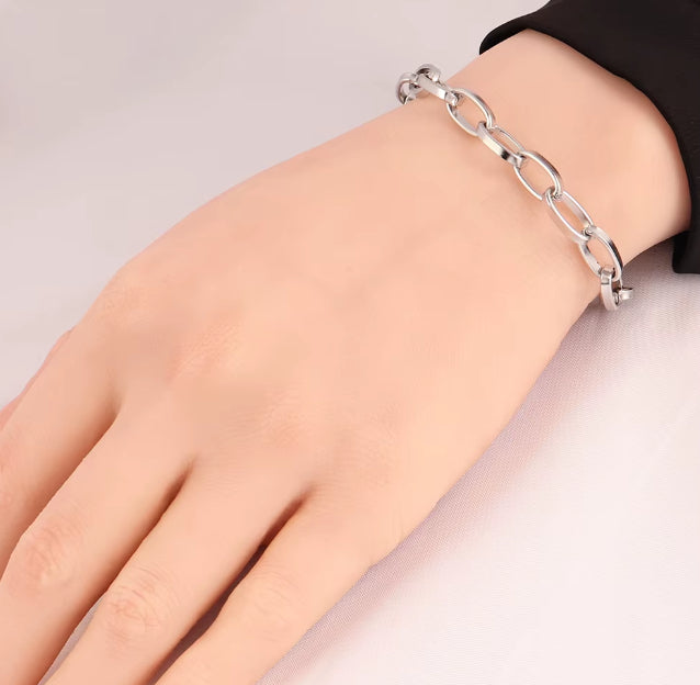 Stainless Steel Oval Chain Bracelet for Women – 4mm Gold & Silver Fashion Bracelet 19cm