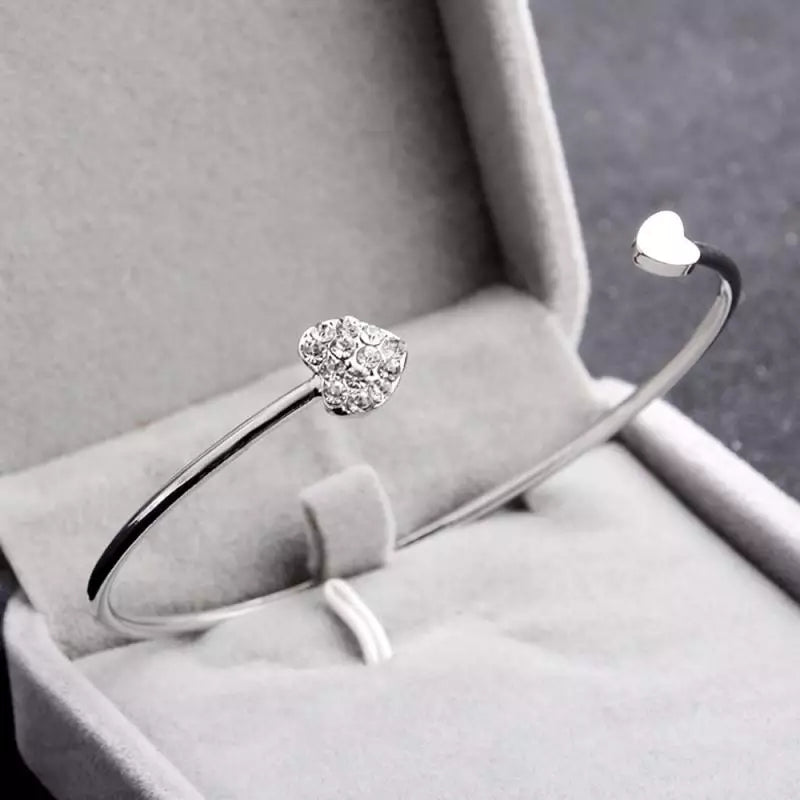 Double Heart Adjustable Bracelet for Girls & Women – Elegant Golden Color Fashion Jewelry