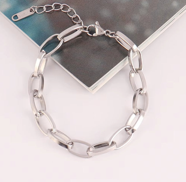 Stainless Steel Oval Chain Bracelet for Women – 4mm Gold & Silver Fashion Bracelet 19cm